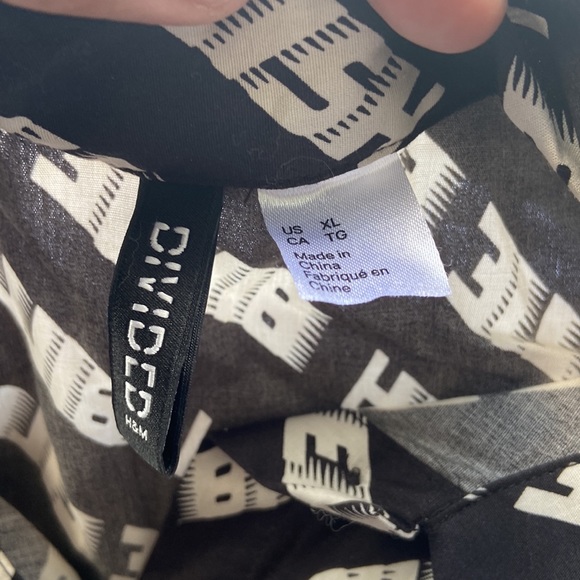 NEW Billie Eilish Button Up Shirt - Picture 2 of 4